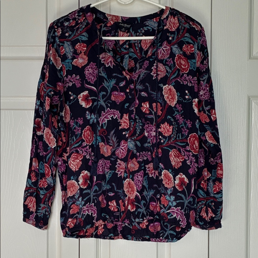 Lucky Brand Women's Medium pretty navy floral blouse